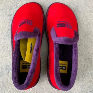Nordikas Slippers*305 Suede -CEREZA RED